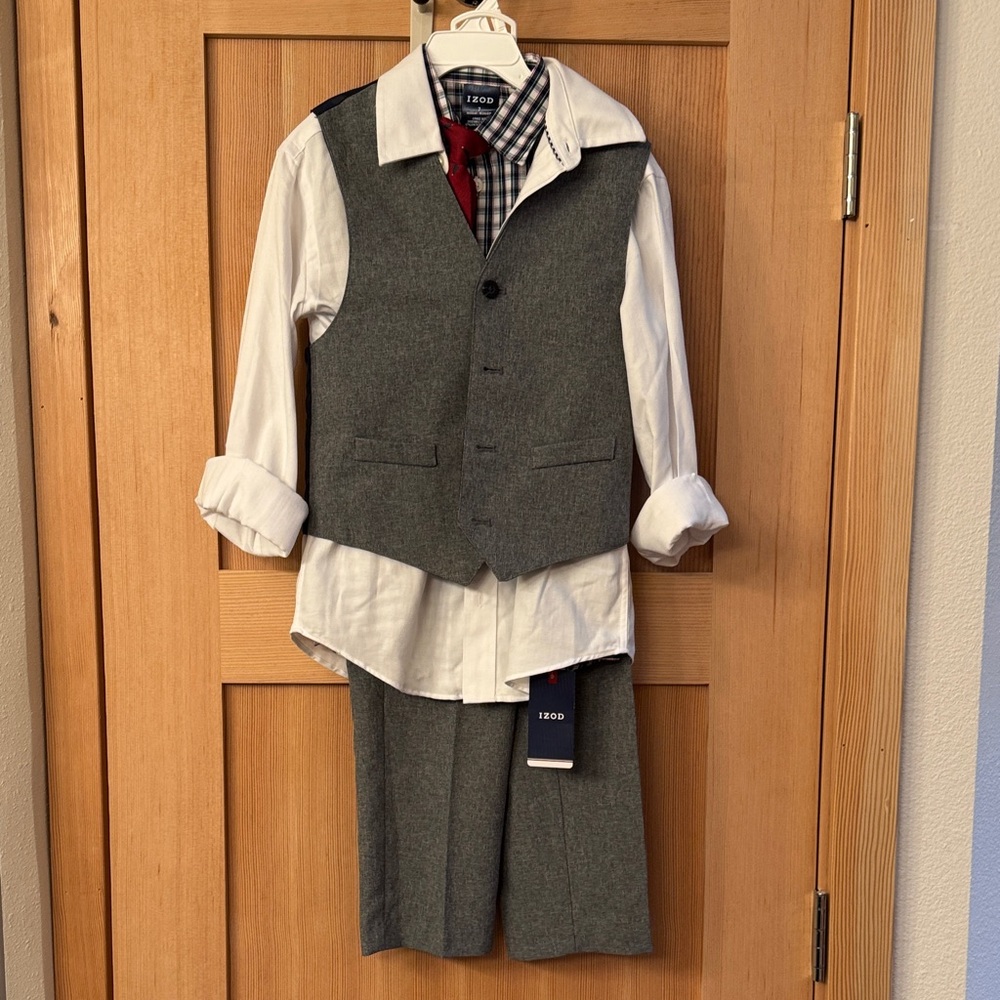 Izod Boys' Gray Vest Set with Red Accent